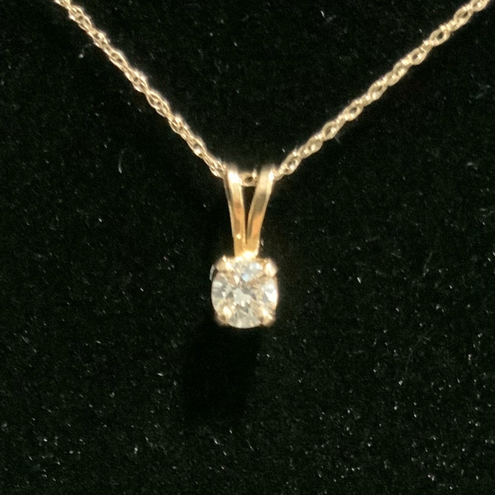 Beautiful .25 Carat VS Diamond Solitaire 14k Chain